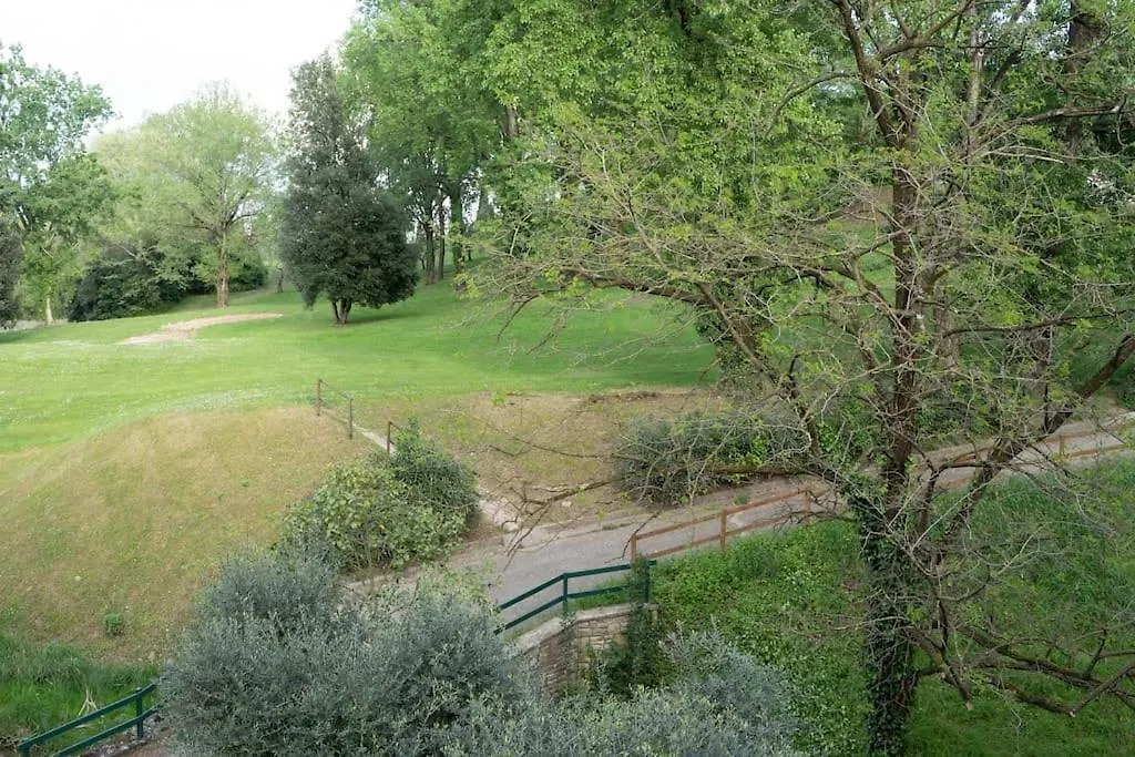 Al Mulino - Immerso Nel Golf Resort Polpenazze del Garda 0*,  Italien